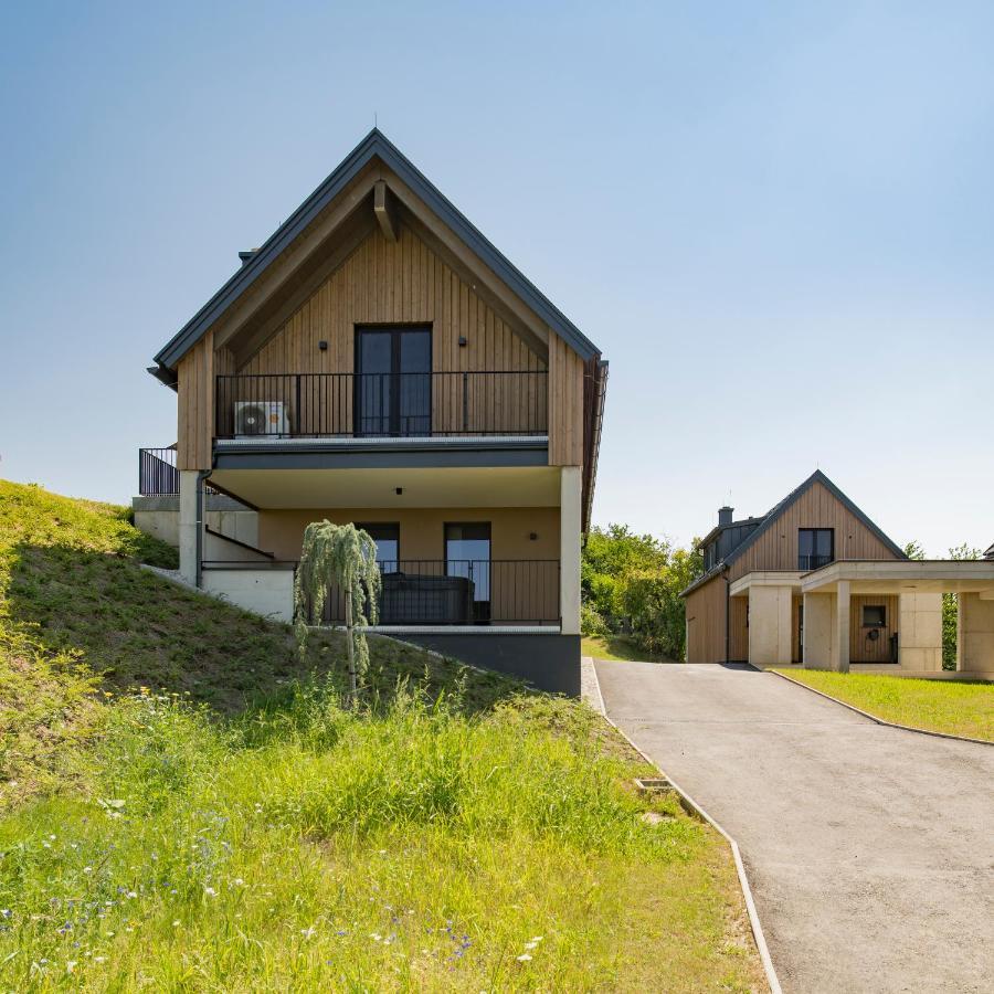 Weinzeit Chalets Gamlitz Exterior photo