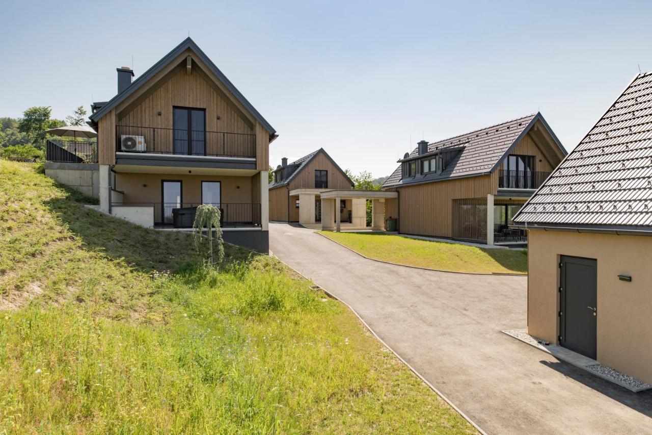 Weinzeit Chalets Gamlitz Exterior photo