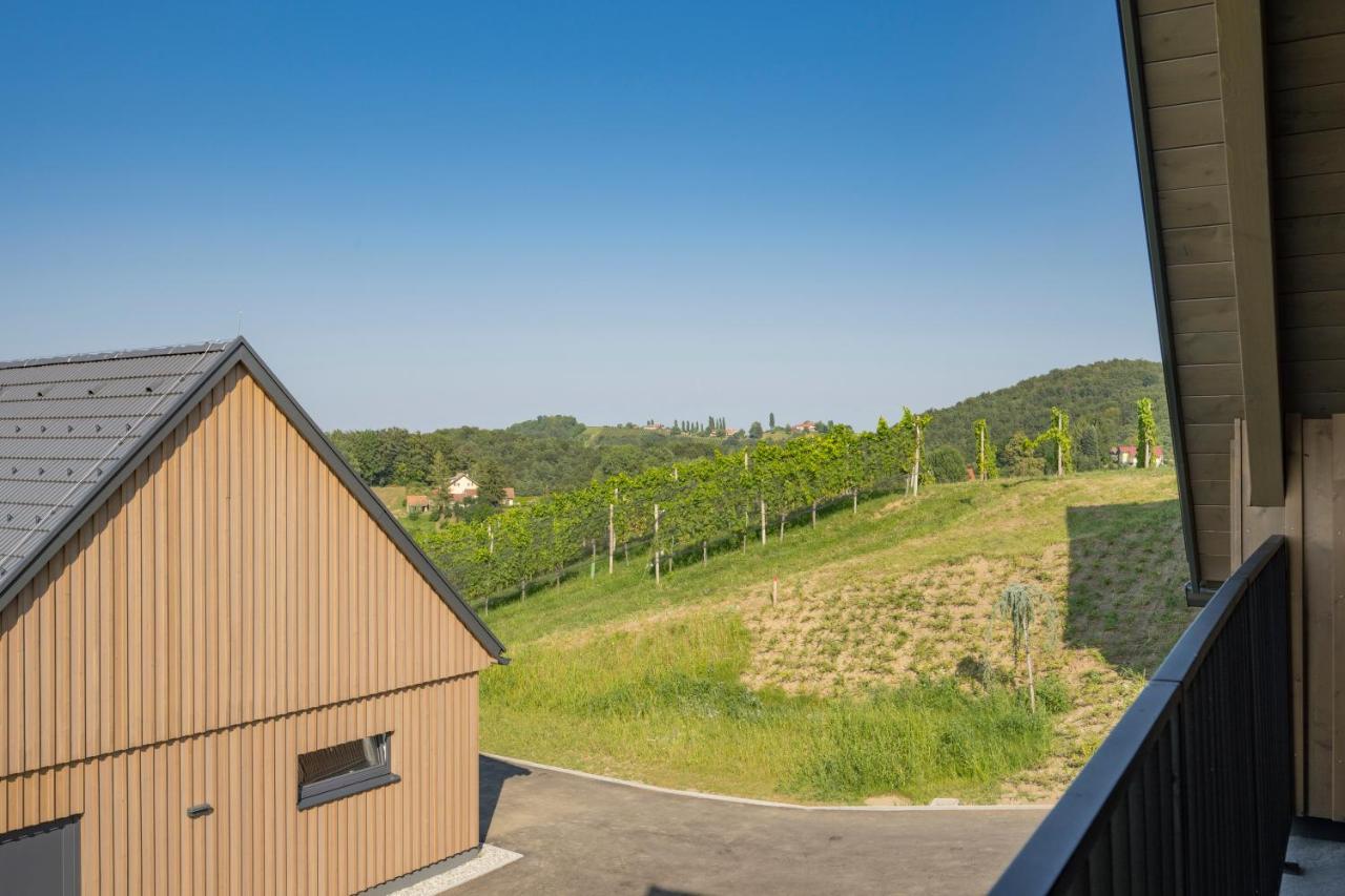 Weinzeit Chalets Gamlitz Exterior photo